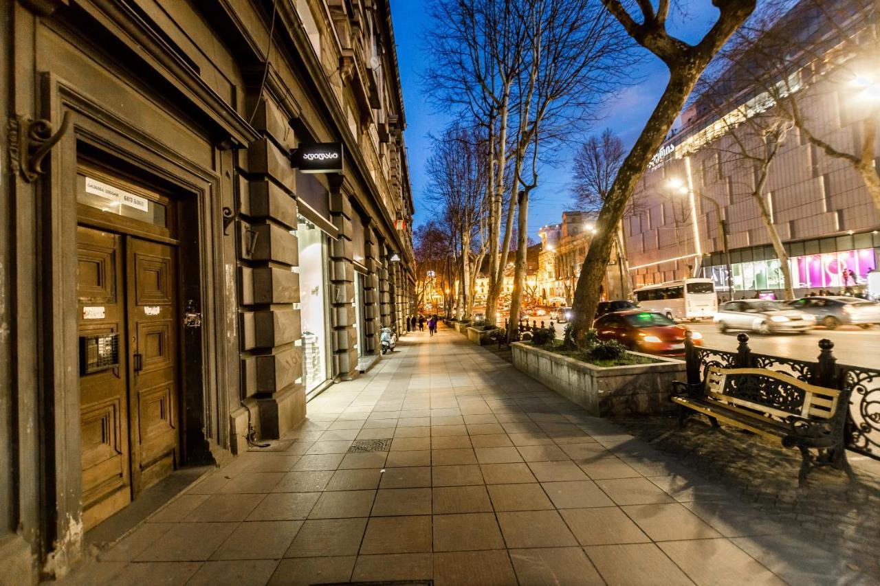Apartment Gallery Rustaveli 1 Tbilisi Exterior foto